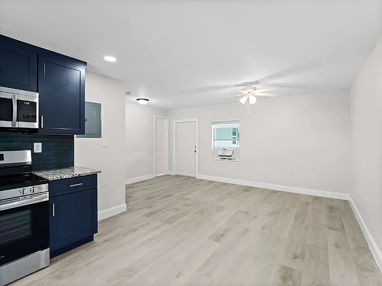 101 Deland Ave #6 — Photo 9