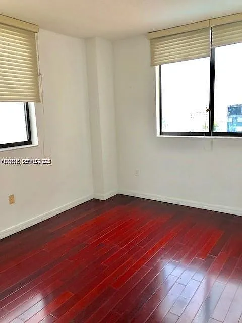 2 bed, 1009 sqft, $2,600 — Photo 3
