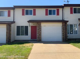 1063 17th Ave W, Dickinson, ND 58601