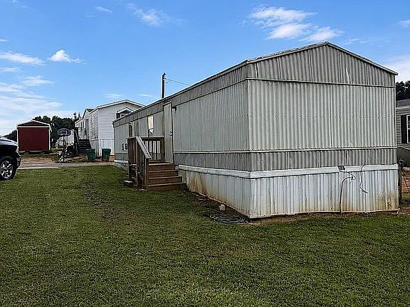 5th image of 39 Midway Dr