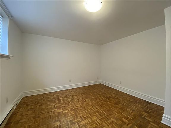 3rd image of 46 C Hillsdale Ave E