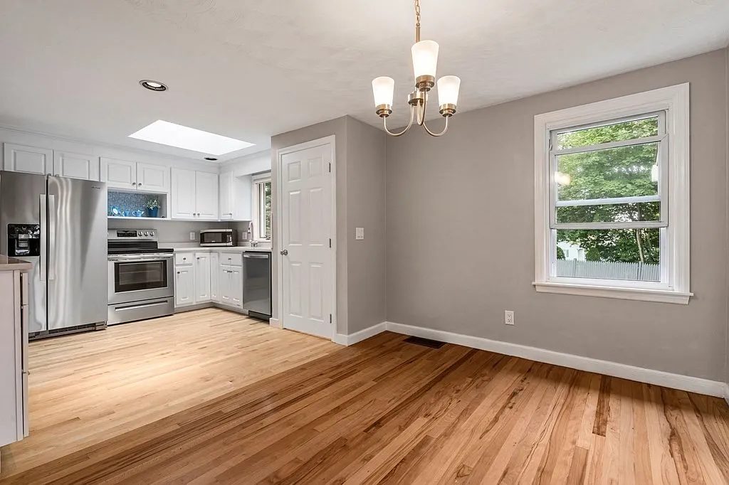 6 bed, 1700 sqft, $5,500 — Photo 4