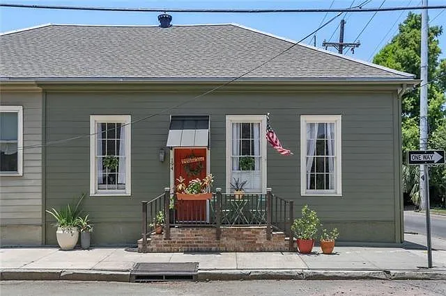 194 Walnut St — Photo 2