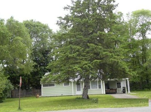 2nd image of 2492 Spaulding Dr
