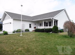 12 Melrose Ln, Grinnell, IA 50112