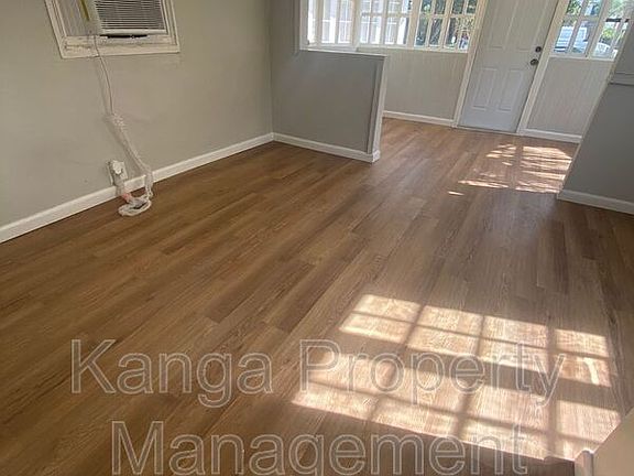 5th image of 3723 Morton Ave #5