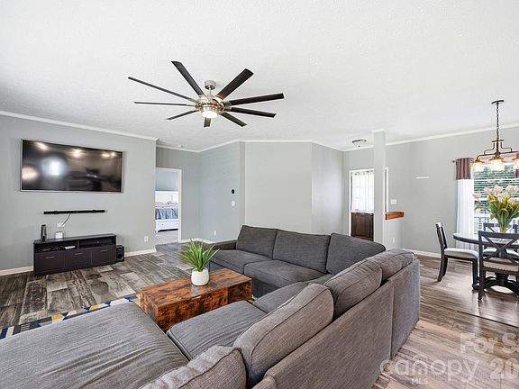 5th image of 2460 Buffalo Hills Dr