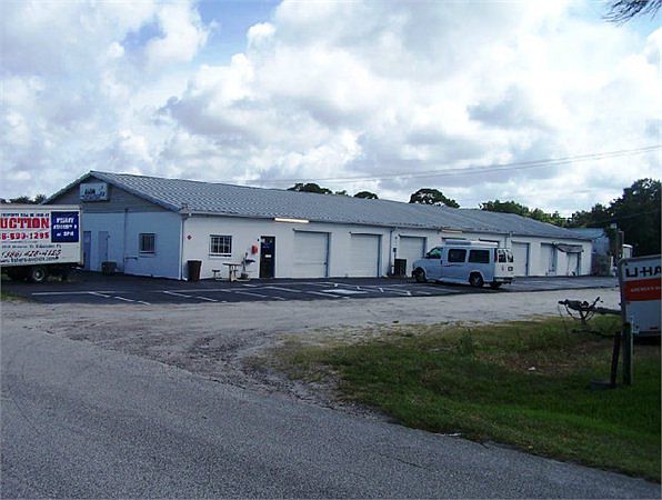 1st image of 2030 Hibiscus Dr