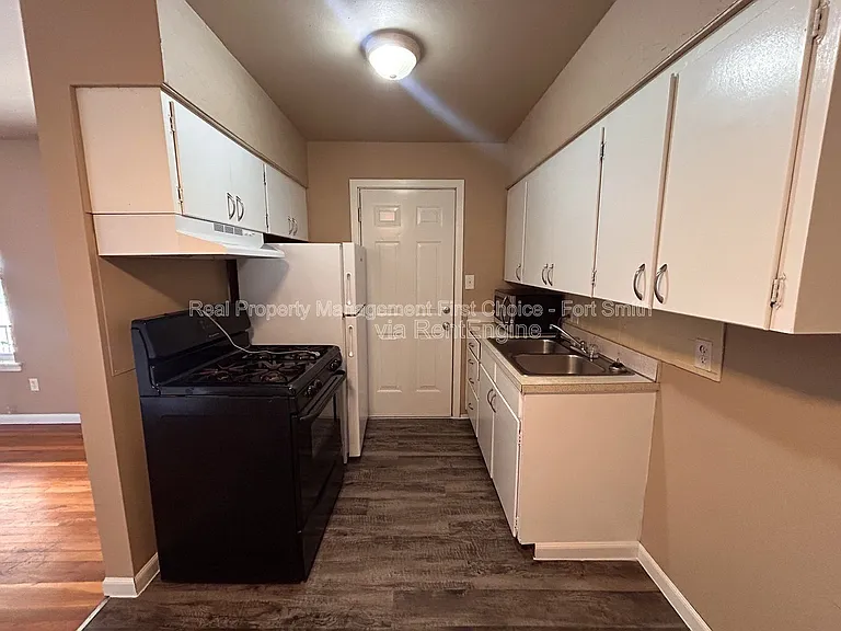 2301 S V St #7 — Photo 5