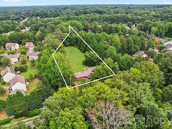2nd image of 2305 Williams Rd