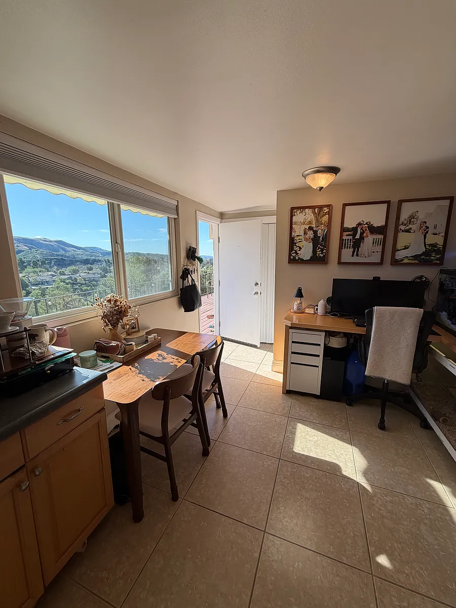 Building Photo - Cowan Heights Dr