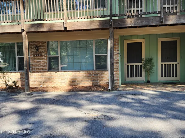 205 E New Jersey Ave APT 3, Southern Pines, NC 28387