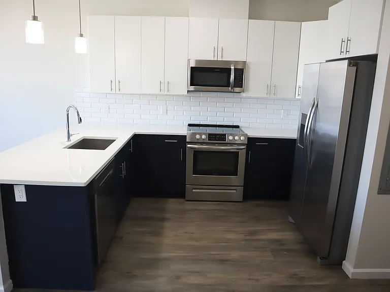 Clark street apartments — Photo 22