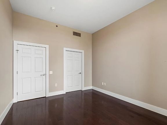 5th image of 509 Bogart Pl #B