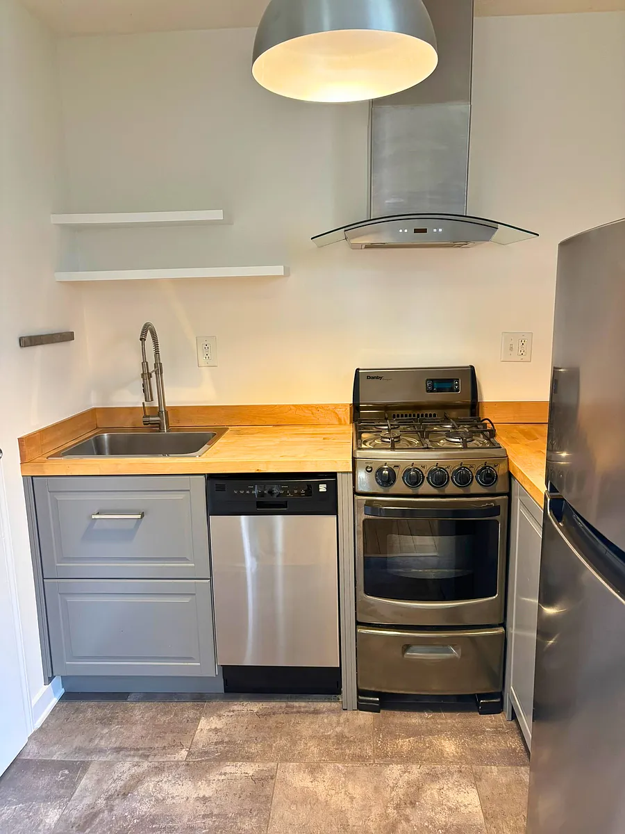 Building Photo - 328 Pennsylvania St #2