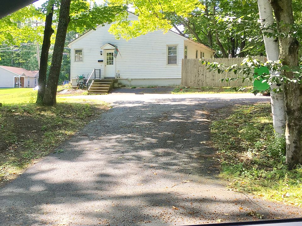 Driveway off Aubrey St
