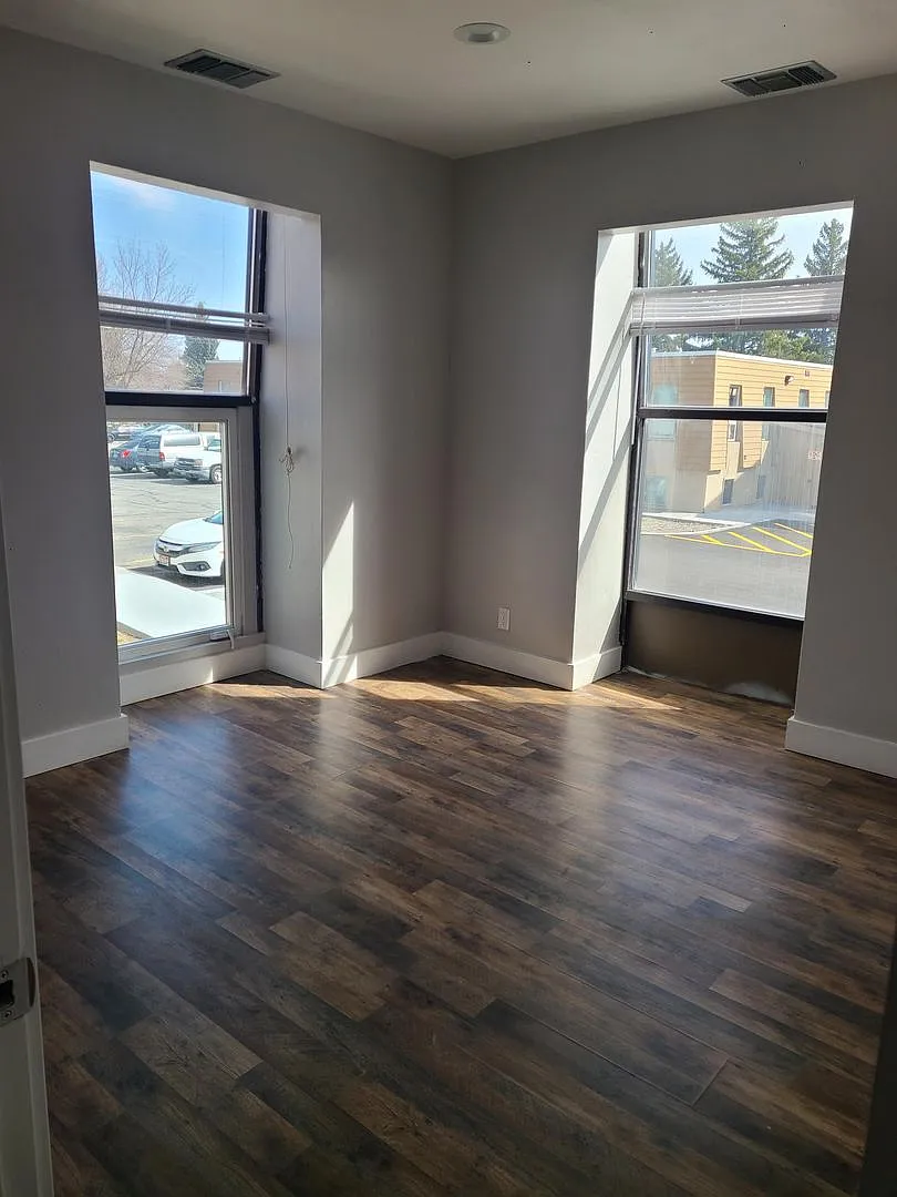 17th St 6 Plex — Photo 4
