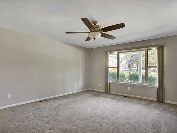 3rd image of 632 E Argonne Dr