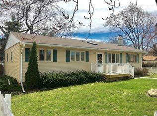 1600 Tappan St, Woodstock, IL 60098