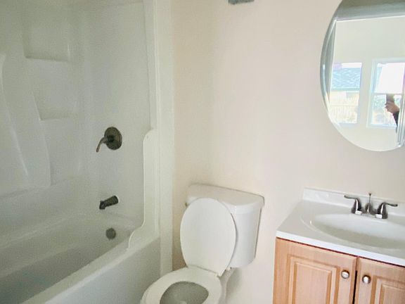 5th image of 43 Lake St #1