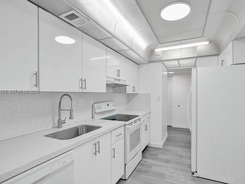 1st image of 3821 Environ Blvd APT 403