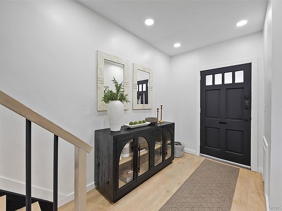 3rd image of 1518 Fielding Street