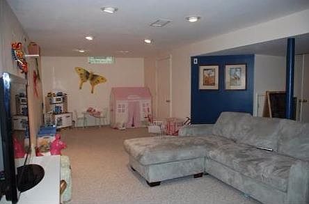 4th image of 2409 Walter Dr