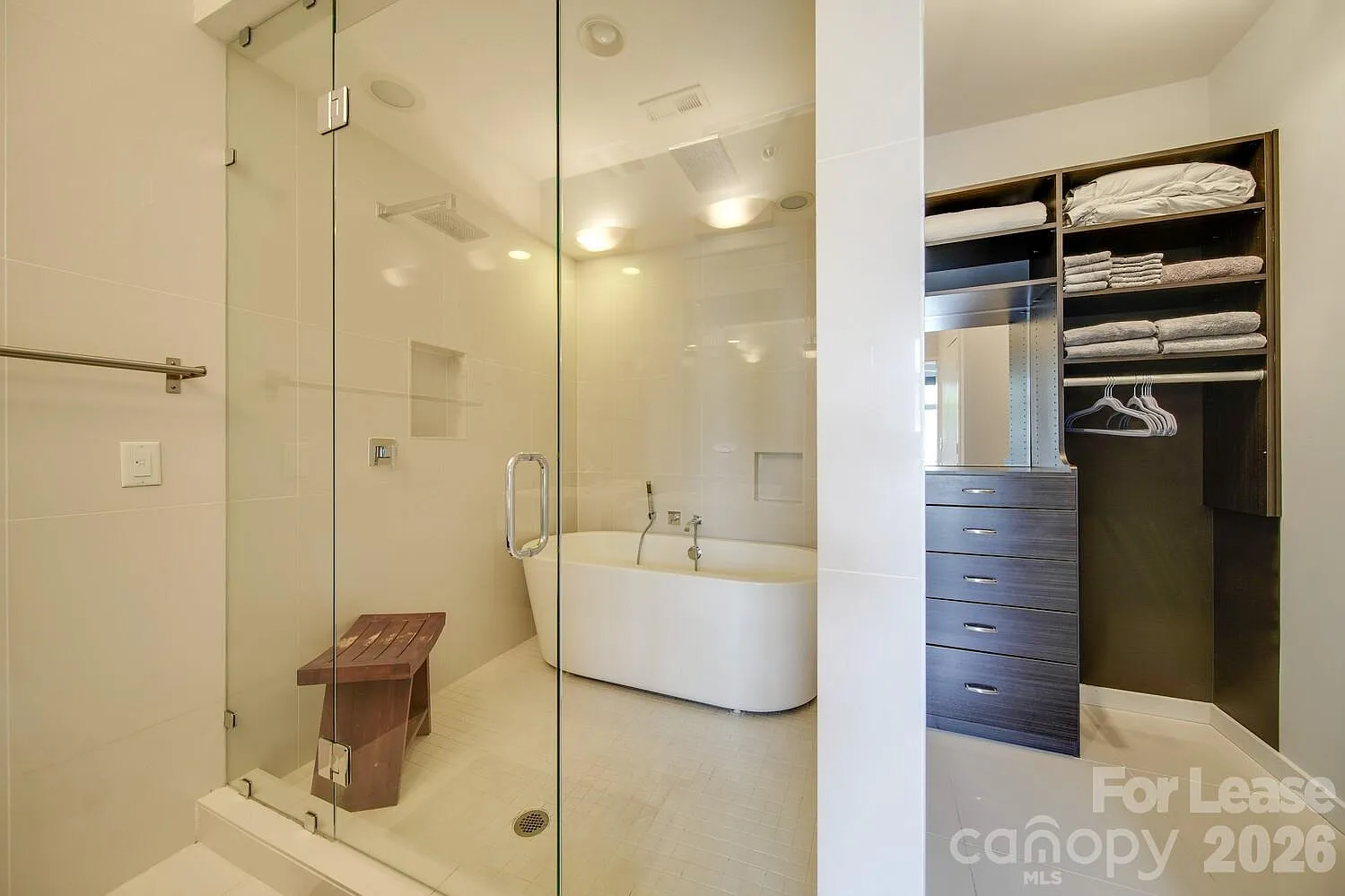 Celadon — Photo 3