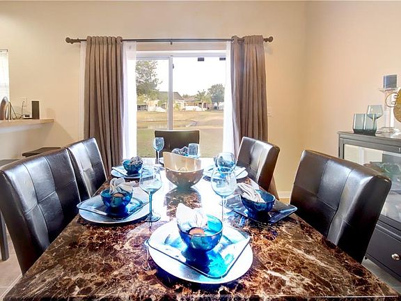 5th image of 10833 Newbridge Dr