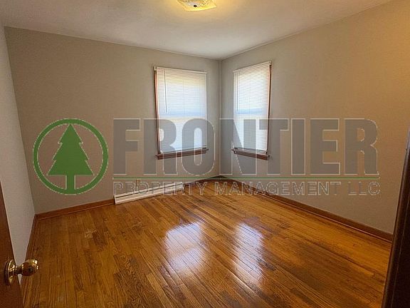 3rd image of 532 Ames Pl