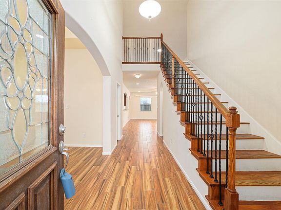 3rd image of 8919 Inglebrook Ln
