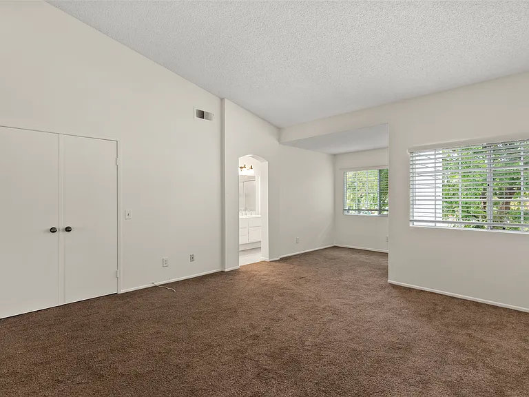 66 Christamon S — Photo 24