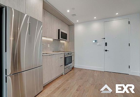 3rd image of 150 Erasmus St #502