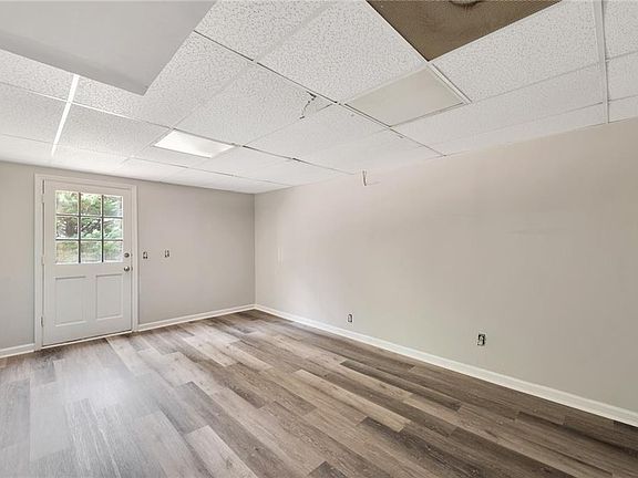 3rd image of 4932 Port Dr
