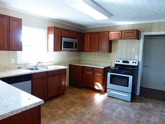 5th image of 105 Allison Dr