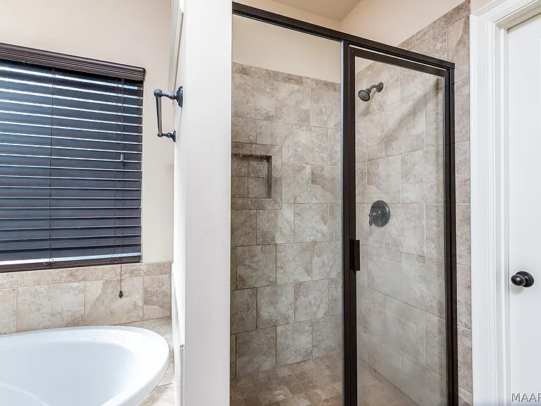 9212 Concord Park Dr — Photo 13