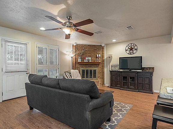 5th image of 3000 Adrienne Dr