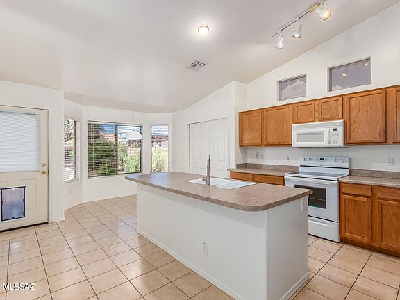 3rd image of 7116 W Deserama Dr