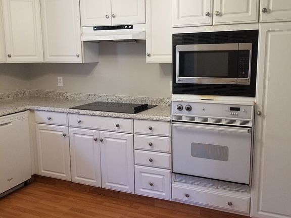 3rd image of 124 Larkspur Dr