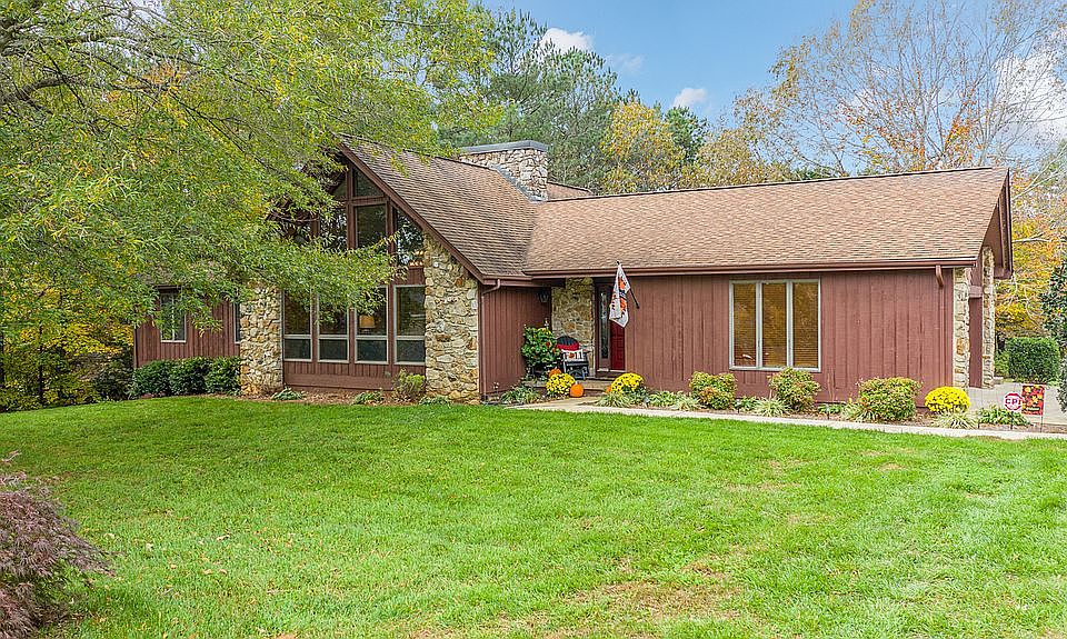 1st image of 126 River Haven Dr