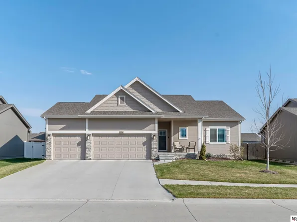 21116 Monroe St, Elkhorn, NE 68022