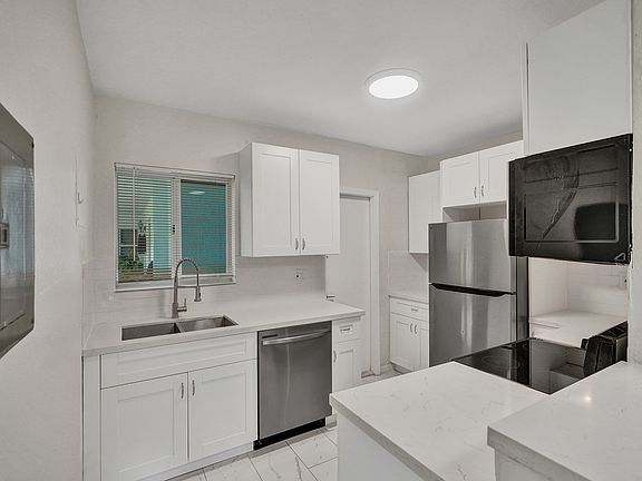 2nd image of 1945 Calais Dr APT 9
