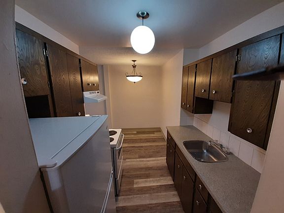 3rd image of 20727 Fraser Hwy #11