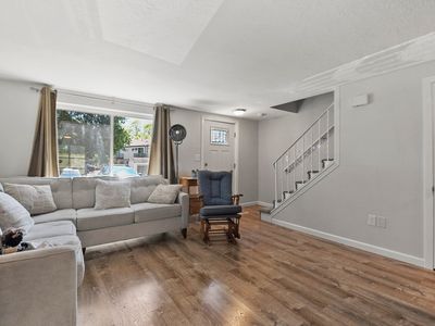 402 Village Dr UNIT 402, Buzzards Bay, MA, 02532