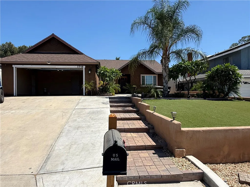 4 bed, 1809 sqft, $3,500 — Photo 2