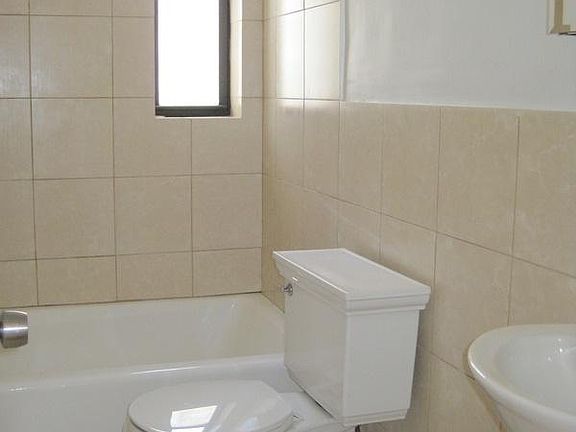 5th image of 249 Kosciuszko St #A