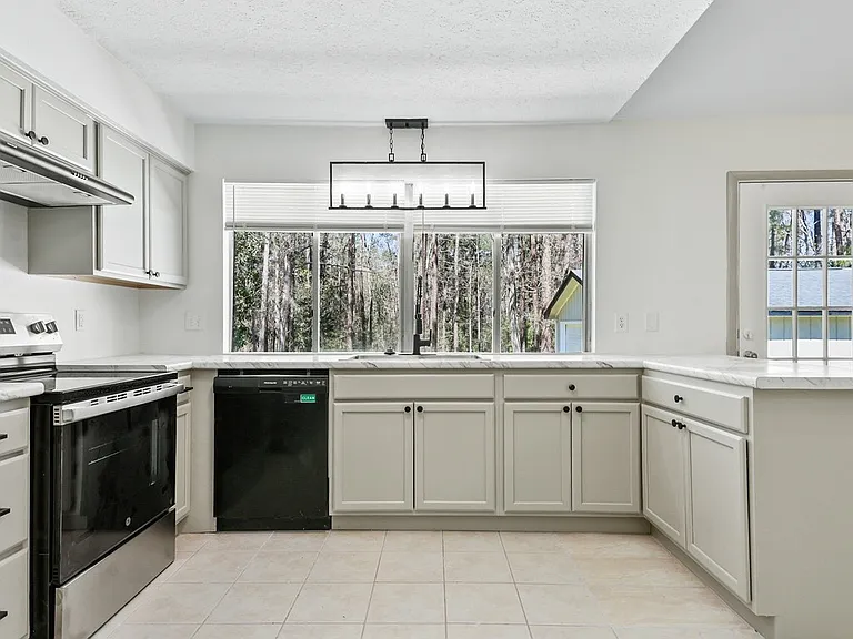 102 Mulberry Way — Photo 7