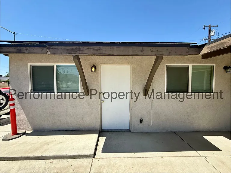 4 McDonald Way — Photo 1