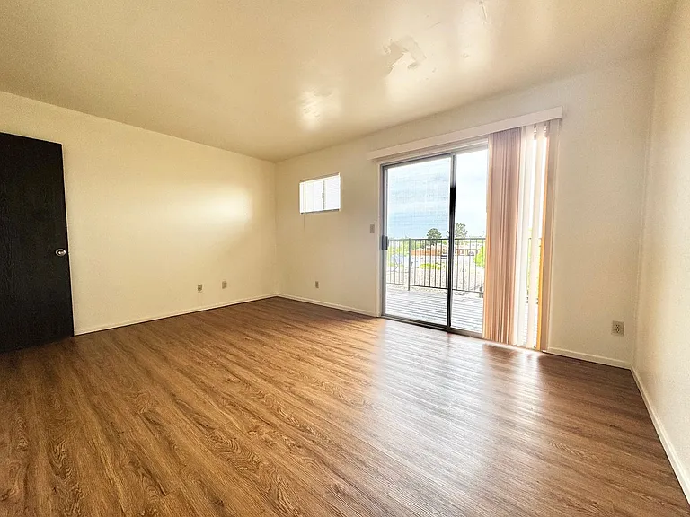 4151 Calle Ladero #B — Photo 9