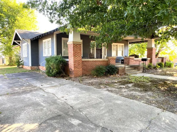310 N 2nd St, Ashdown, AR 71822